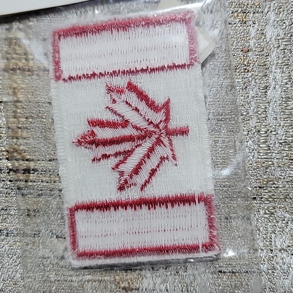 Canadian Embroidered Appliqué Patches - Picture 6 of 13